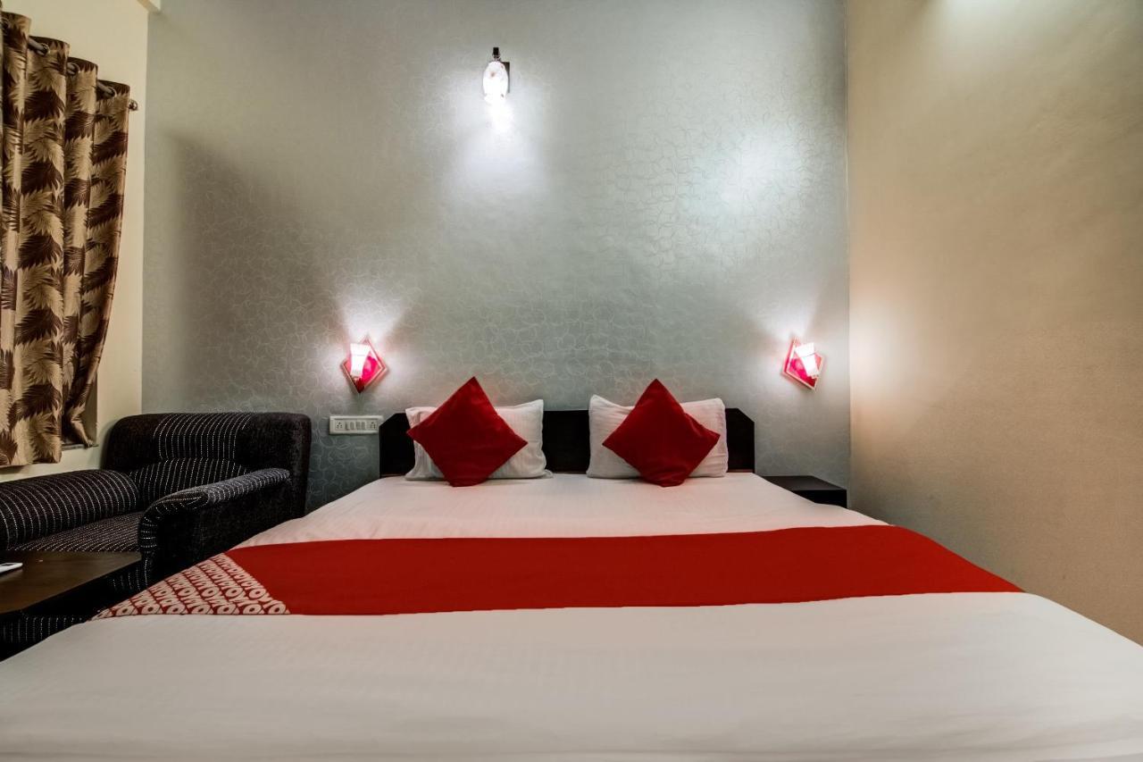 Oyo Hotel Malhotra Jaipur Bagian luar foto