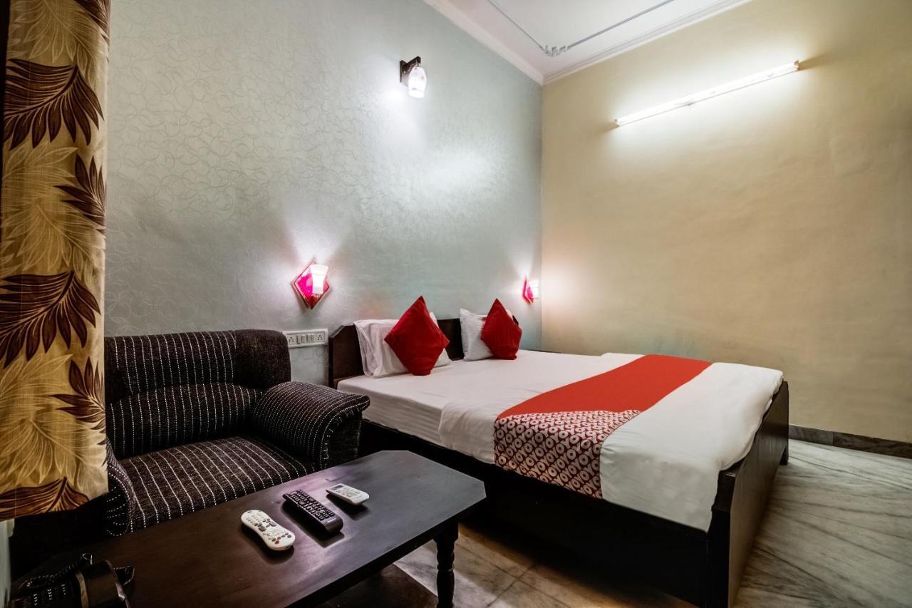 Oyo Hotel Malhotra Jaipur Bagian luar foto