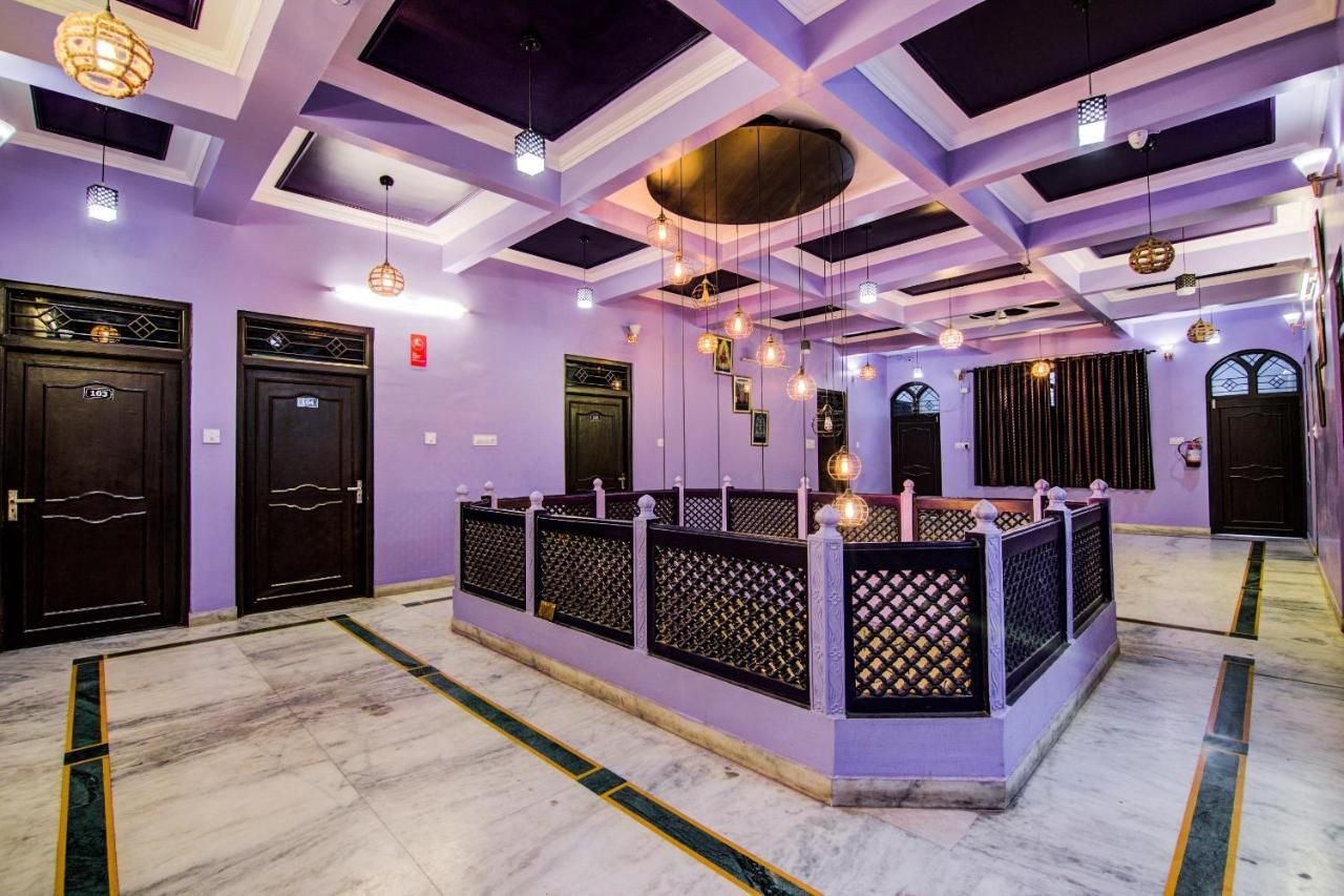Oyo Hotel Malhotra Jaipur Bagian luar foto