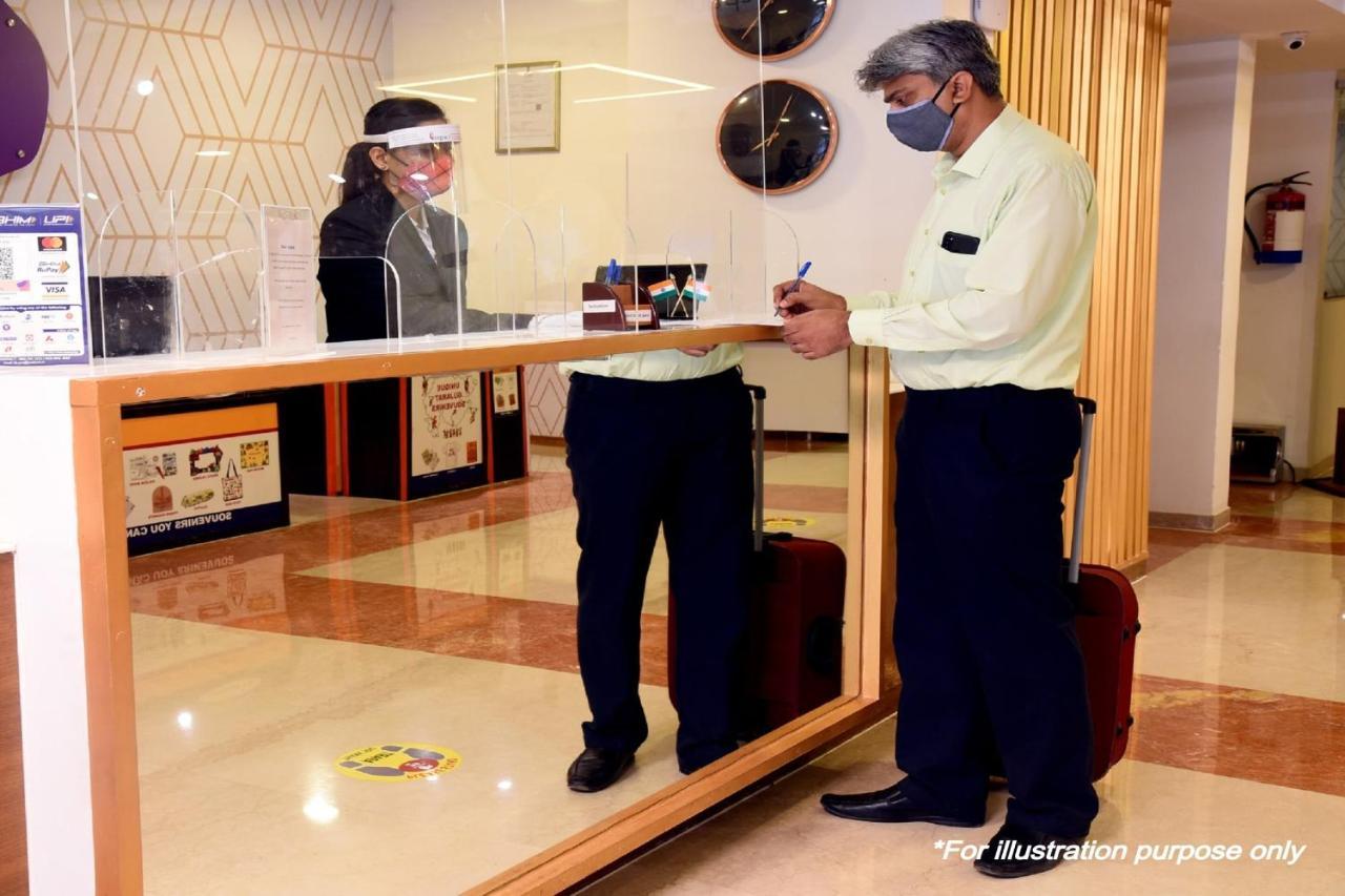 Oyo Hotel Malhotra Jaipur Bagian luar foto