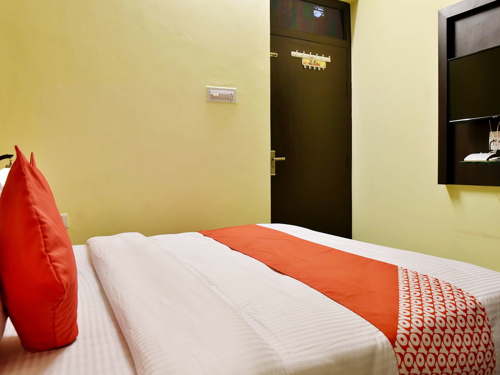 Oyo Hotel Malhotra Jaipur Bagian luar foto