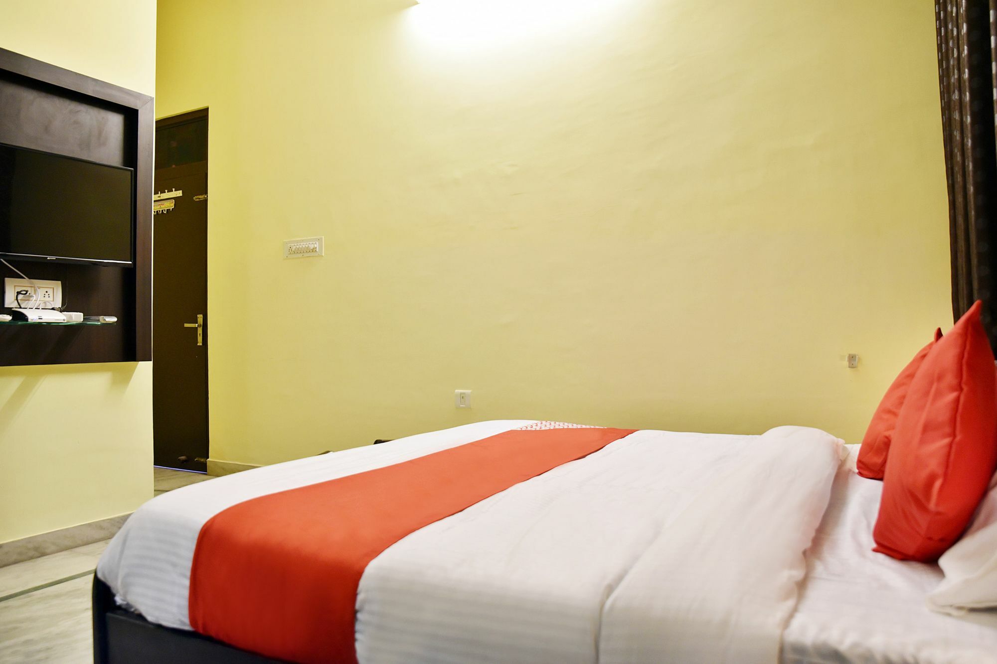 Oyo Hotel Malhotra Jaipur Bagian luar foto