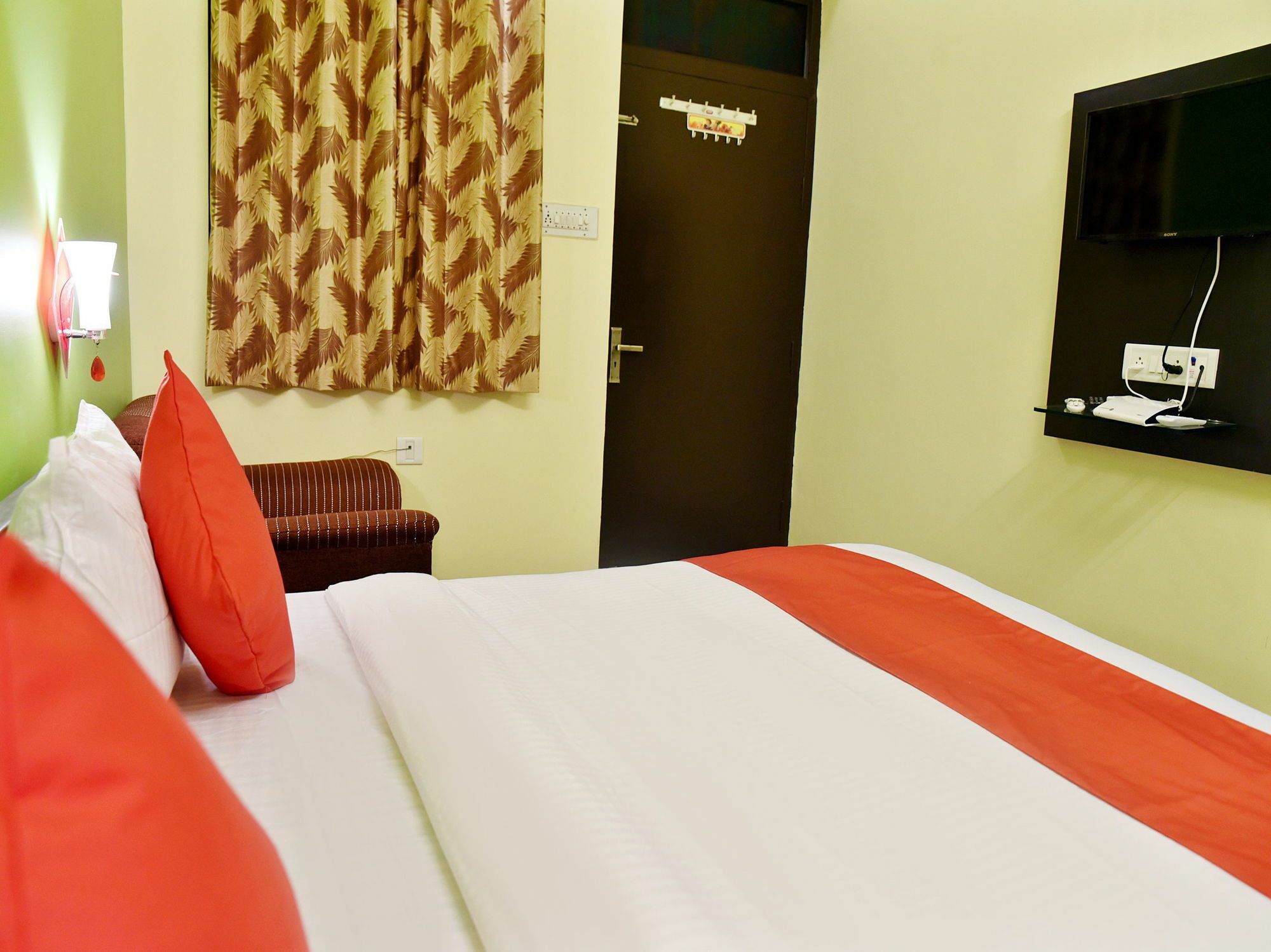 Oyo Hotel Malhotra Jaipur Bagian luar foto